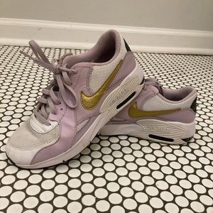 Nike tennis shoes
